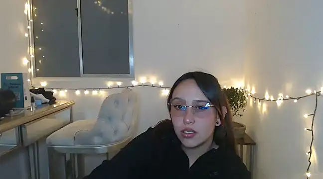 Snapshot of Skarlet_Adams28 chatting on 01-29-25, 07:32 Skarlet Adams28 online show from 01-29-25, 07:32