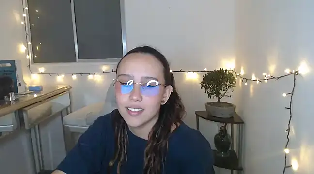 Snapshot of Skarlet_Adams28 chatting on 01-30-25, 06:43 Skarlet Adams28 online show from 01-30-25, 06:43