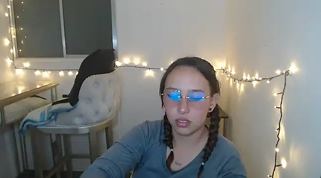 Snapshot of Skarlet_Adams28 chatting on 02-01-25, 01:12 Skarlet Adams28 online show from 02-01-25, 01:12