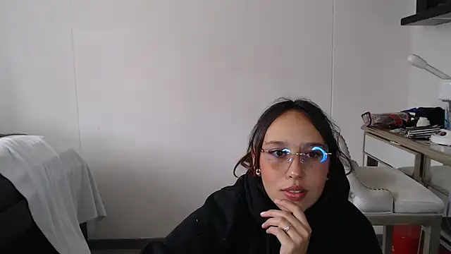 Snapshot of Skarlet_Adams28 chatting on 02-11-25, 07:59 Skarlet Adams28 online show from 02-11-25, 07:59