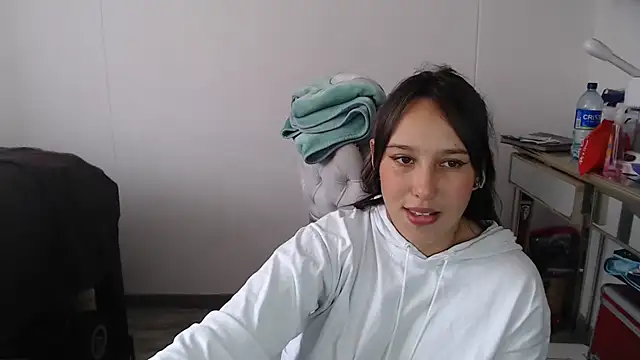 Snapshot of Skarlet_Adams28 chatting on 02-17-25, 07:53 Skarlet Adams28 online show from 02-17-25, 07:53