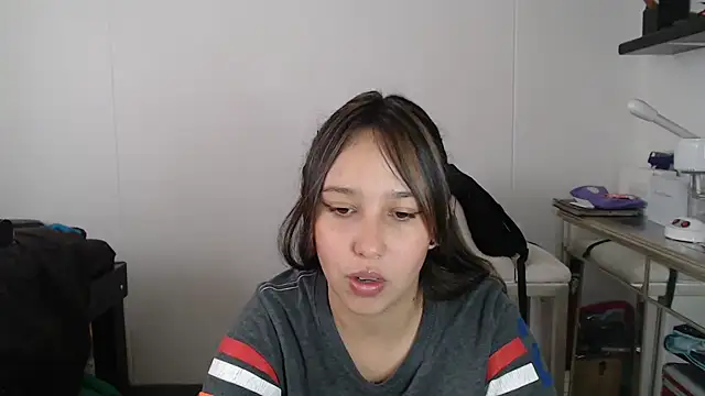 Snapshot of Skarlet_Adams28 chatting on 03-08-25, 05:11 Skarlet Adams28 online show from 03-08-25, 05:11