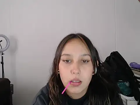 Snapshot of Skarlet_Adams28 chatting on 03-13-25, 08:43 Skarlet Adams28 online show from 03-13-25, 08:43