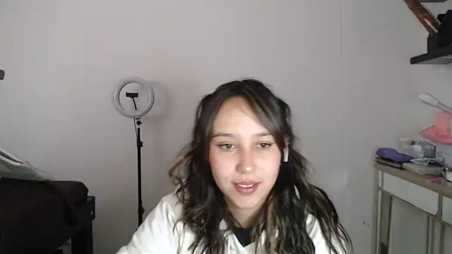 Snapshot of Skarlet_Adams28 chatting on 03-20-25, 07:25 Skarlet Adams28 online show from 03-20-25, 07:25