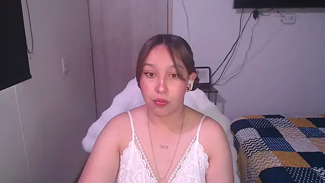 Snapshot of Skarlet_Adams28 chatting on 10-27-25, 09:30 Skarlet Adams28 online show from 10-27-25, 09:30