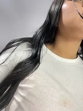 Snapshot of Estefanii- chatting on 01-24-25, 07:30 Estefanii- online show from 01-24-25, 07:30