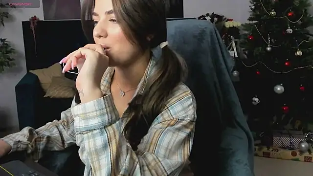 CharleneWoods online show from 12-28-24, 04:30