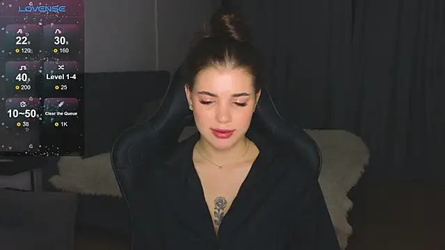 adrianawow1 online show from 11-19-25, 02:11