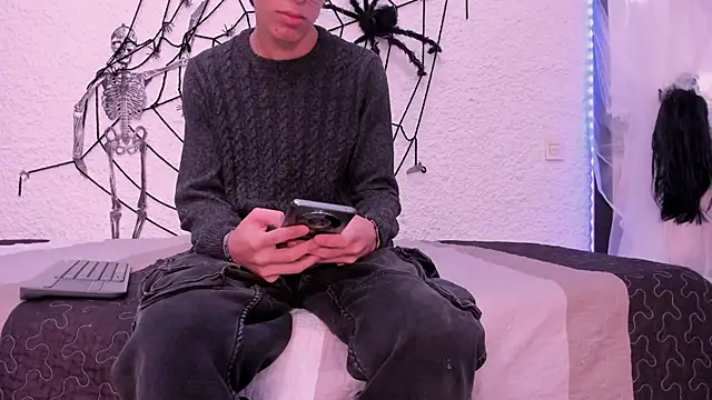 alexandersawyer online show from 10-21-25, 04:35