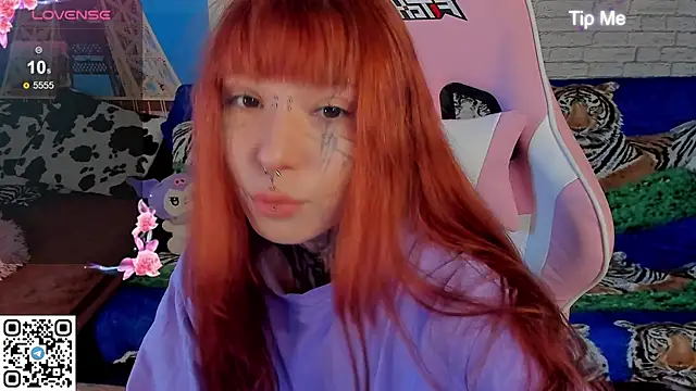 Snapshot of b1gBlushkk chatting on 10-05-25, 01:31 b1gBlushkk online show from 10-05-25, 01:31