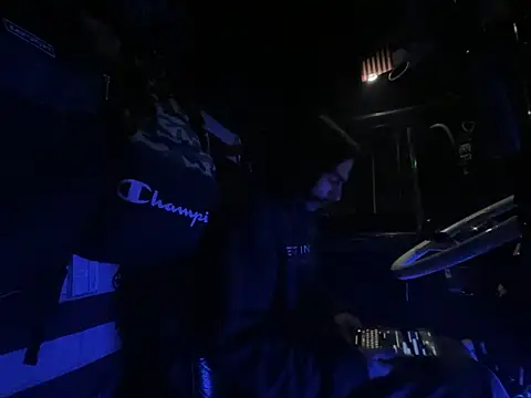 XMeF10 online show from 11-05-25, 09:42