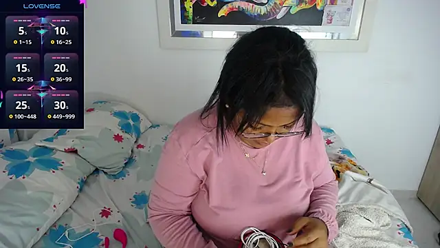 Snapshot of miajoseph_ chatting on 02-21-25, 04:40 miajoseph online show from 02-21-25, 04:40
