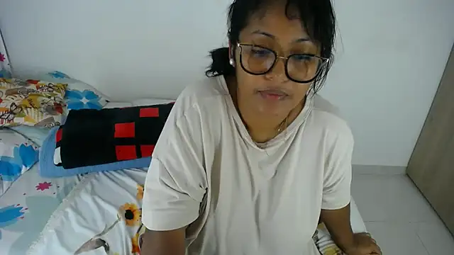 Snapshot of miajoseph_ chatting on 10-03-25, 04:20 miajoseph online show from 10-03-25, 04:20