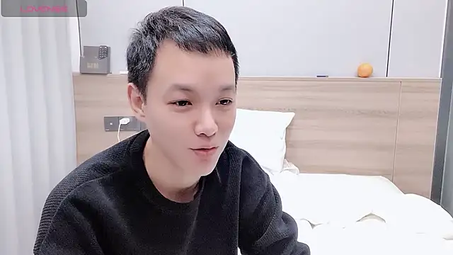 Snapshot of Lulu-y chatting on 12-06-24, 01:18 Lulu-y online show from 12-06-24, 01:18