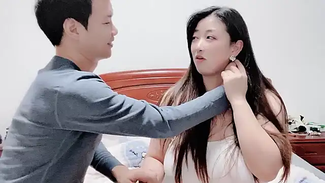 Snapshot of Lulu-y chatting on 12-29-24, 05:12 Lulu-y online show from 12-29-24, 05:12