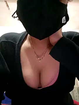 Avantika19 online show from 02-20-25, 07:12