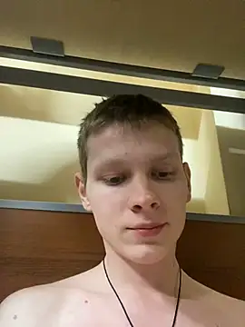 Snapshot of fameboyboo chatting on 02-01-25, 06:29 fameboyboo online show from 02-01-25, 06:29