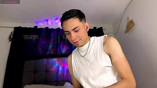 Snapshot of liam_l1 chatting on 02-07-25, 02:04 liam l1 online show from 02-07-25, 02:04