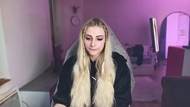 Snapshot of ce_leste__ chatting on 01-28-25, 04:19 ce leste   online show from 01-28-25, 04:19