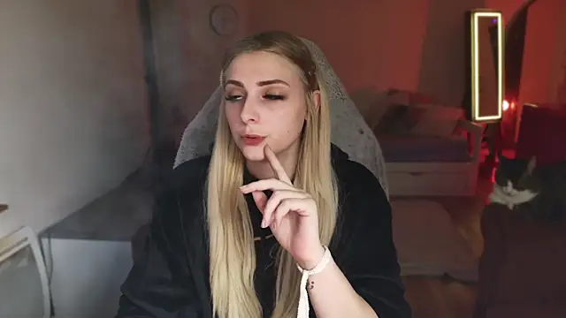 Snapshot of ce_leste__ chatting on 02-07-25, 05:07 ce leste   online show from 02-07-25, 05:07