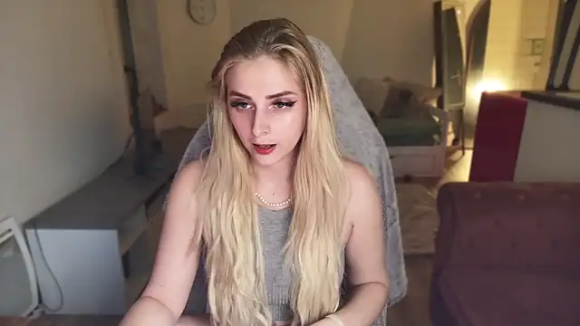 Snapshot of ce_leste__ chatting on 02-21-25, 09:32 ce leste   online show from 02-21-25, 09:32