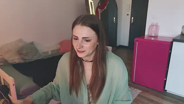 Snapshot of ce_leste__ chatting on 10-08-25, 11:19 ce leste   online show from 10-08-25, 11:19