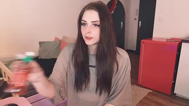 Snapshot of ce_leste__ chatting on 11-17-25, 05:08 ce leste online show from 11-17-25, 05:08