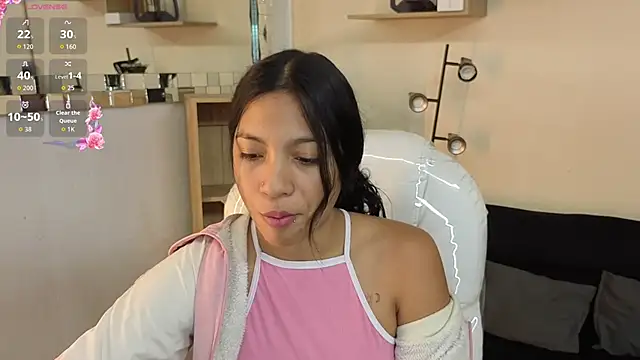 Saray reyes online show from 11-21-25, 11:53