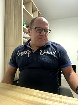 coupleLatinaLovers online show from 12-22-25, 07:05