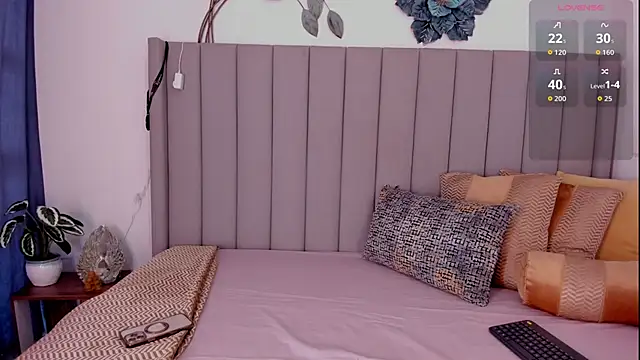 Saray M  online show from 10-17-25, 05:15