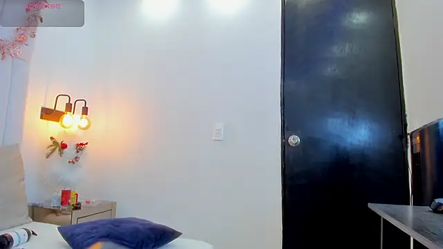 chloe zulay online show from 12-16-25, 03:11