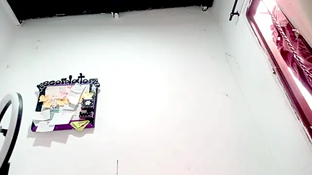 Snapshot of PetiteIvoryQueen19 chatting on 10-23-25, 09:46 PetiteIvoryQueen19 online show from 10-23-25, 09:46