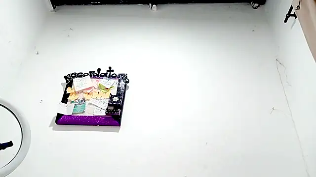 Snapshot of PetiteIvoryQueen19 chatting on 12-19-25, 03:24 PetiteIvoryQueen19 online show from 12-19-25, 03:24