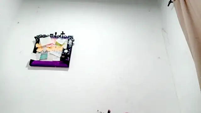 Snapshot of PetiteIvoryQueen19 chatting on 12-22-25, 03:03 PetiteIvoryQueen19 online show from 12-22-25, 03:03