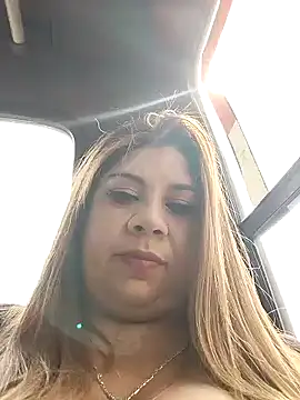 Laura-Hernandez online show from 12-15-24, 06:15