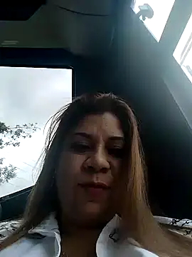 Laura-Hernandez online show from 01-26-25, 04:41