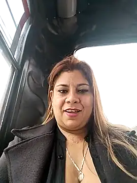 Laura-Hernandez online show from 03-06-25, 05:22