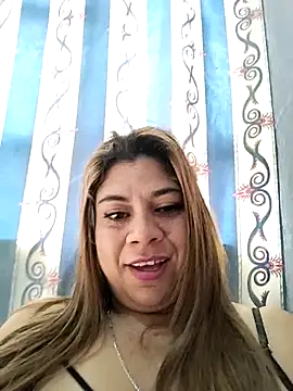 Laura-Hernandez online show from 09-11-25, 03:01