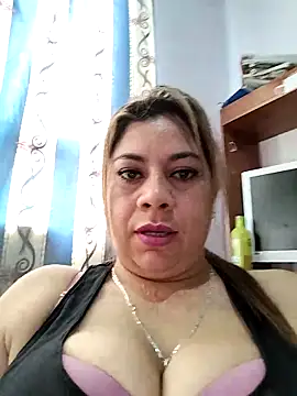 Laura-Hernandez online show from 09-17-25, 02:41