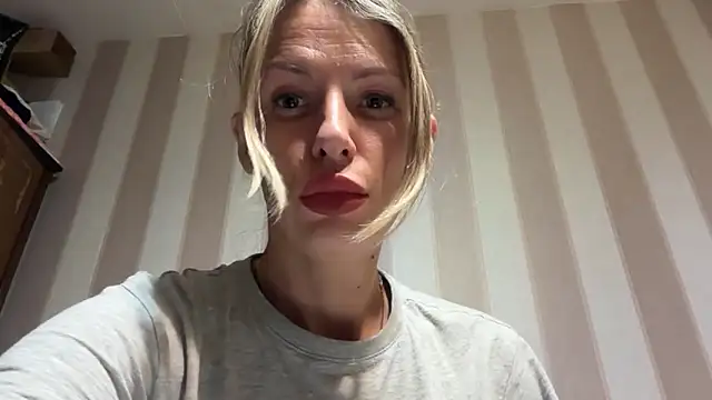 Snapshot of YourJuliena chatting on 03-15-25, 05:26 YourJuliena online show from 03-15-25, 05:26