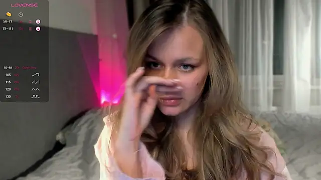 Snapshot of BritneyRoot chatting on 02-03-25, 07:31 BritneyRoot online show from 02-03-25, 07:31