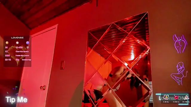 Alliemilky online show from 10-28-25, 04:38