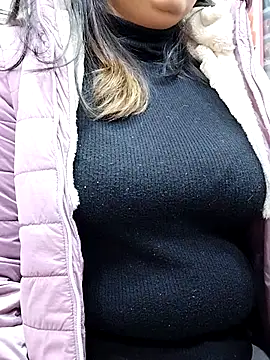 Snapshot of QueenHaryana chatting on 01-08-26, 08:49 QueenHaryana online show from 01-08-26, 08:49