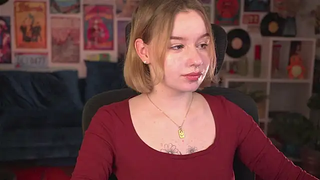 Snapshot of AdeleLoomis chatting on 03-19-25, 02:27 AdeleLoomis online show from 03-19-25, 02:27