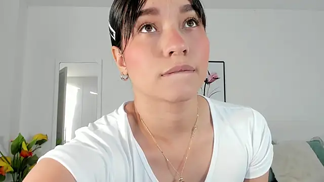 Maia W10 online show from 01-21-25, 12:39
