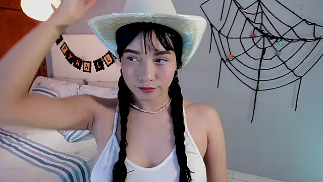 Maia W10 online show from 10-29-25, 12:29