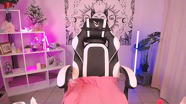 Snapshot of MelissaLovvv chatting on 02-07-25, 03:55 MelissaLovvv online show from 02-07-25, 03:55