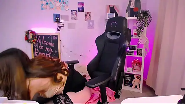 Snapshot of MelissaLovvv chatting on 02-08-25, 06:54 MelissaLovvv online show from 02-08-25, 06:54