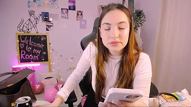 Snapshot of MelissaLovvv chatting on 02-16-25, 03:37 MelissaLovvv online show from 02-16-25, 03:37