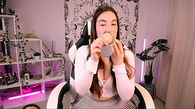 Snapshot of MelissaLovvv chatting on 03-03-25, 03:41 MelissaLovvv online show from 03-03-25, 03:41